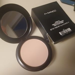 Mac studio fix powder foundation